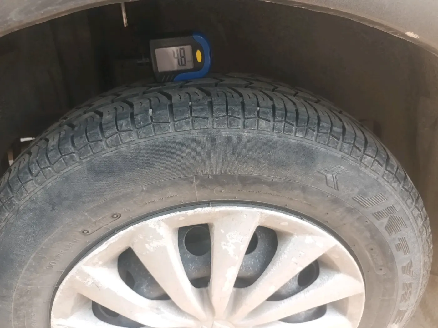2015 Maruti Swift Dzire VXI, Petrol, Manual, 74,691 km, tyre