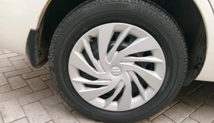 2022 Maruti Ertiga VXI CNG, CNG, Manual, 59,787 km, tyre