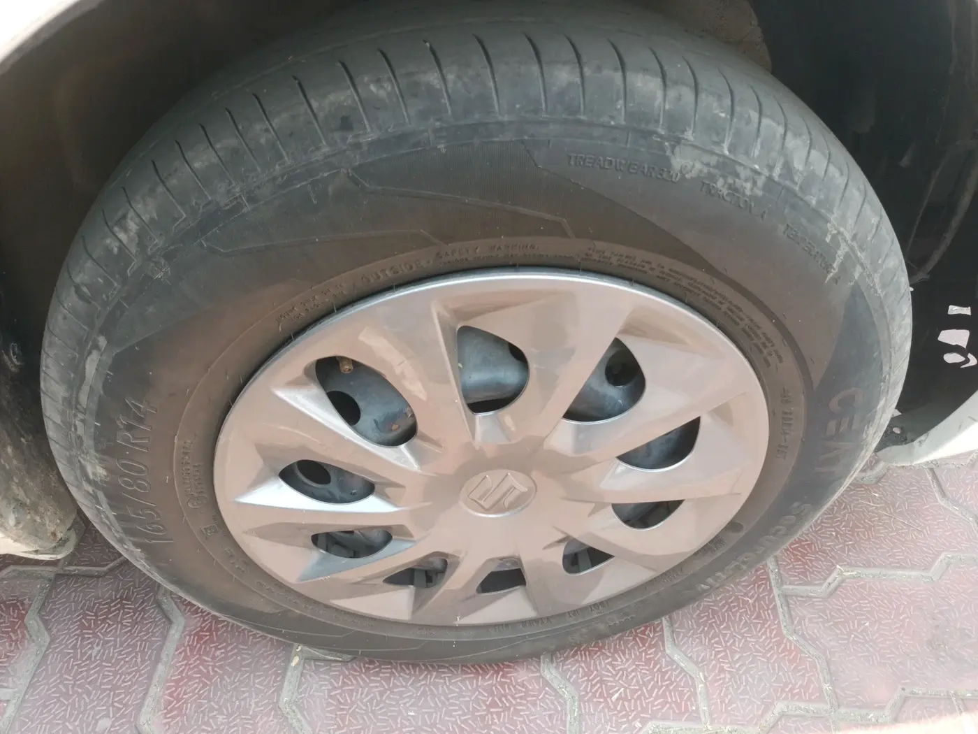 2025 Maruti Dzire VXi, Petrol, Manual, 21,024 km, tyre