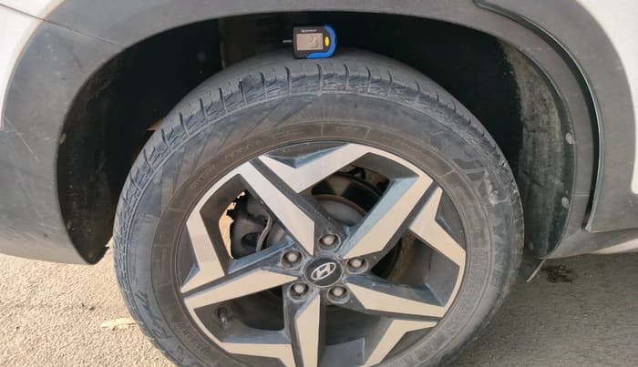 2022 Hyundai ALCAZAR PRESTIGE 1.5 MT 6STR, Diesel, Manual, 1,31,202 km, tyre