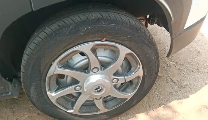 2025 Nissan MAGNITE Visia B4D 1.0 Petrol MT, Petrol, Manual, 1,903 km, tyre