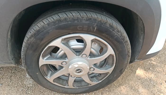 2025 Nissan MAGNITE Visia B4D 1.0 Petrol MT, Petrol, Manual, 1,903 km, tyre