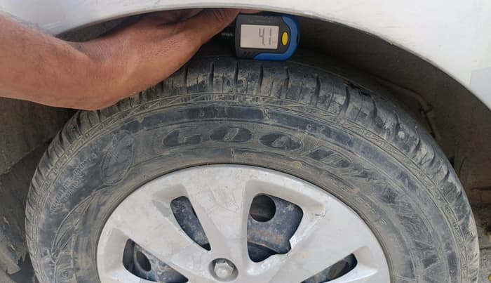 2012 Hyundai i10 MAGNA 1.1, Petrol, Manual, 62,124 km, tyre