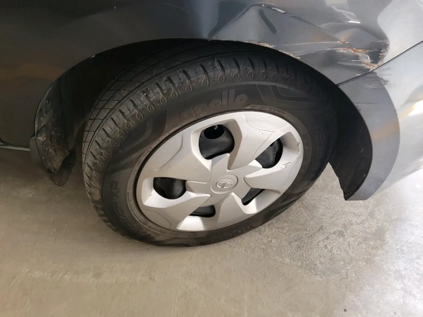 2021 Tata TIGOR XMA PETROL, Petrol, Automatic, 45,413 km, tyre