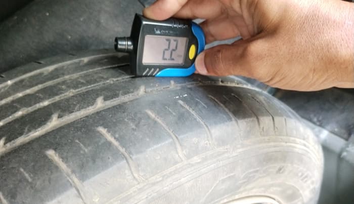 2019 Tata NEXON KRAZ MT PETROL, CNG, Manual, 1,23,801 km, tyre