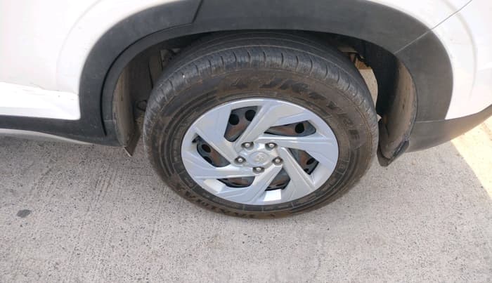 2022 Hyundai Creta EX 1.5 PETROL, Petrol, Manual, 57,069 km, tyre