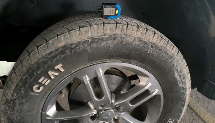 2022 Mahindra Thar LX D HT 2WD MT, Diesel, Manual, 57,420 km, tyre