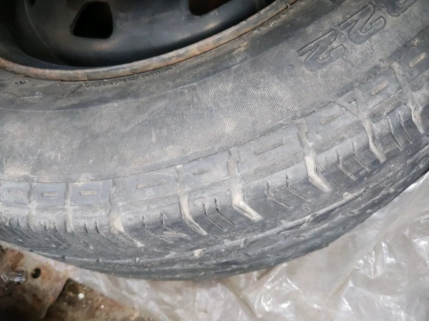 2011 Hyundai Accent GLE, CNG, Manual, 1,49,150 km, tyre