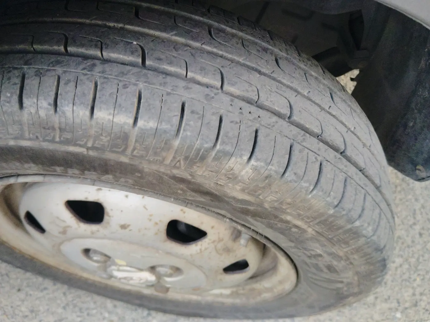 2012 Hyundai Santro Xing GL PLUS, CNG, Manual, 80,017 km, tyre