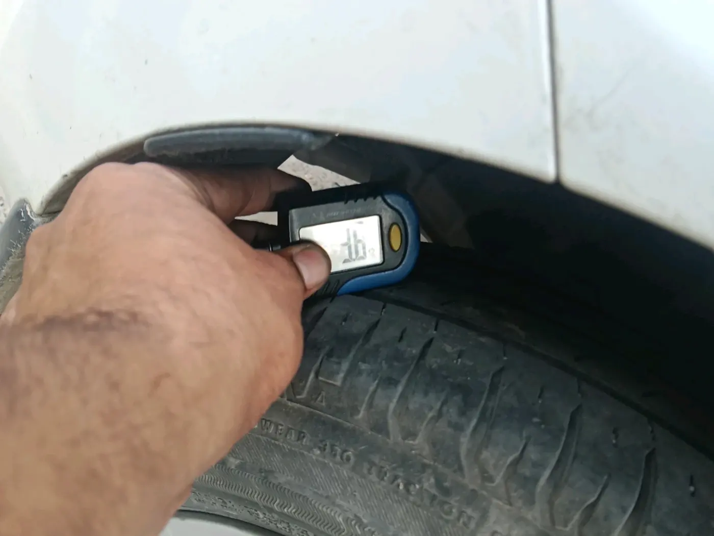 2024 Maruti Swift ZXi, Petrol, Manual, 29,398 km, tyre