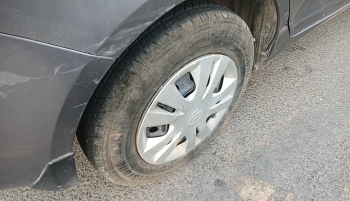 2013 Maruti Swift Dzire VXI, Petrol, Manual, 31,136 km, tyre