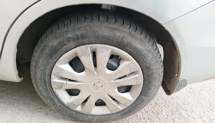 2016 Honda Amaze 1.2L I-VTEC E, CNG, Manual, 1,08,640 km, tyre