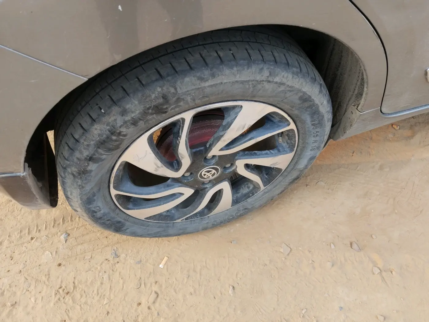 2021 Toyota Glanza G, Petrol, Manual, 1,00,695 km, tyre