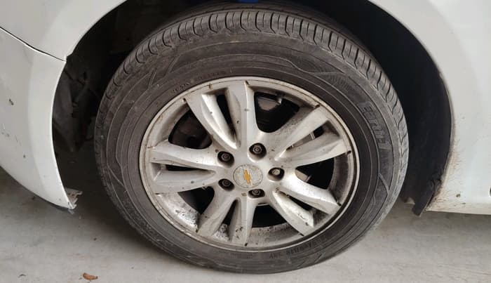 2017 Chevrolet Cruze LTZ AT, Diesel, Automatic, 1,12,611 km, tyre