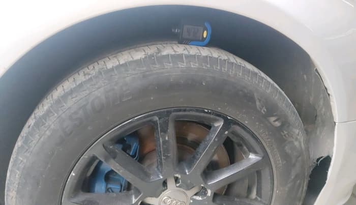 2014 Audi A4 2.0 TDI Multitronic, Diesel, Automatic, 91,399 km, tyre