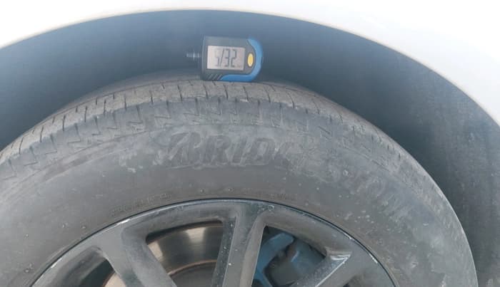 2014 Audi A4 2.0 TDI Multitronic, Diesel, Automatic, 91,399 km, tyre