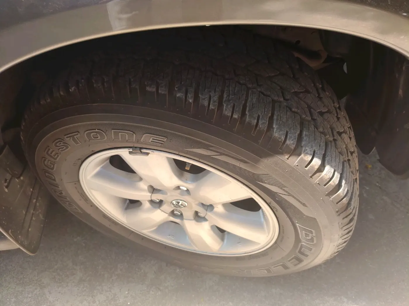 2011 Toyota Fortuner 3.0 4X4 MT, Diesel, Manual, 92,926 km, tyre
