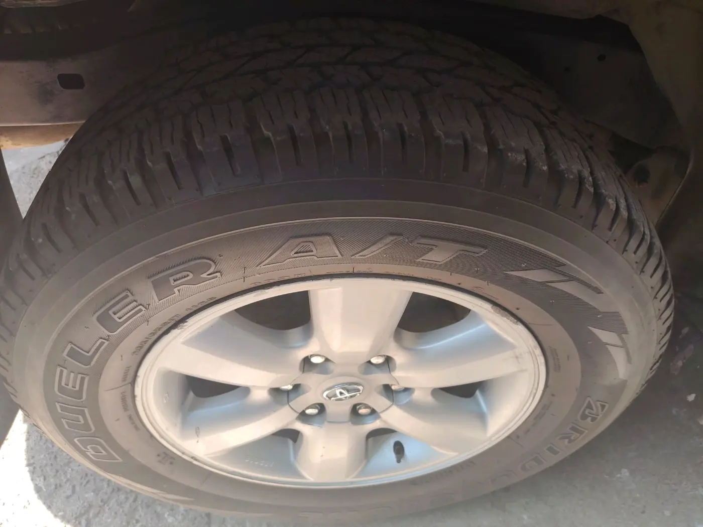 2011 Toyota Fortuner 3.0 4X4 MT, Diesel, Manual, 92,926 km, tyre