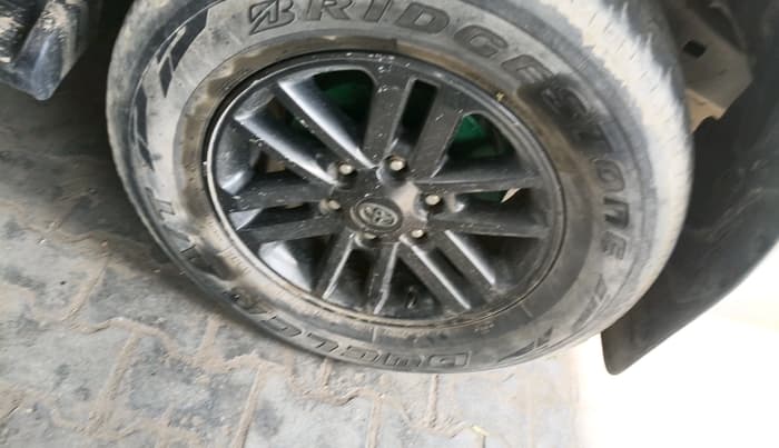 2015 Toyota Fortuner 3.0 4X2 MT, Diesel, Manual, 1,31,330 km, tyre