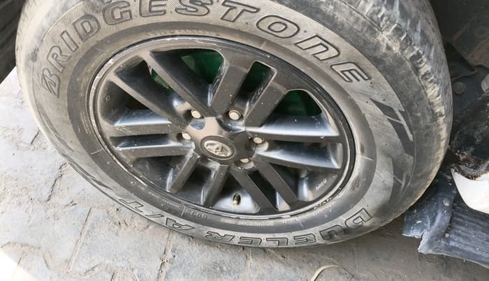2015 Toyota Fortuner 3.0 4X2 MT, Diesel, Manual, 1,31,330 km, tyre