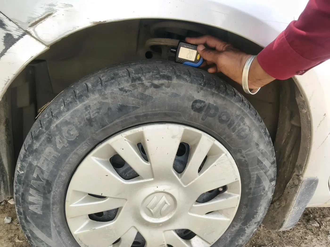 2011 Maruti Ritz VXI, CNG, Manual, 1,45,877 km, tyre