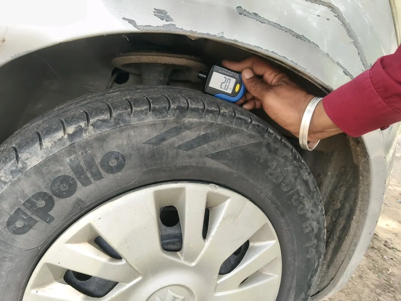 2011 Maruti Ritz VXI, CNG, Manual, 1,45,877 km, tyre