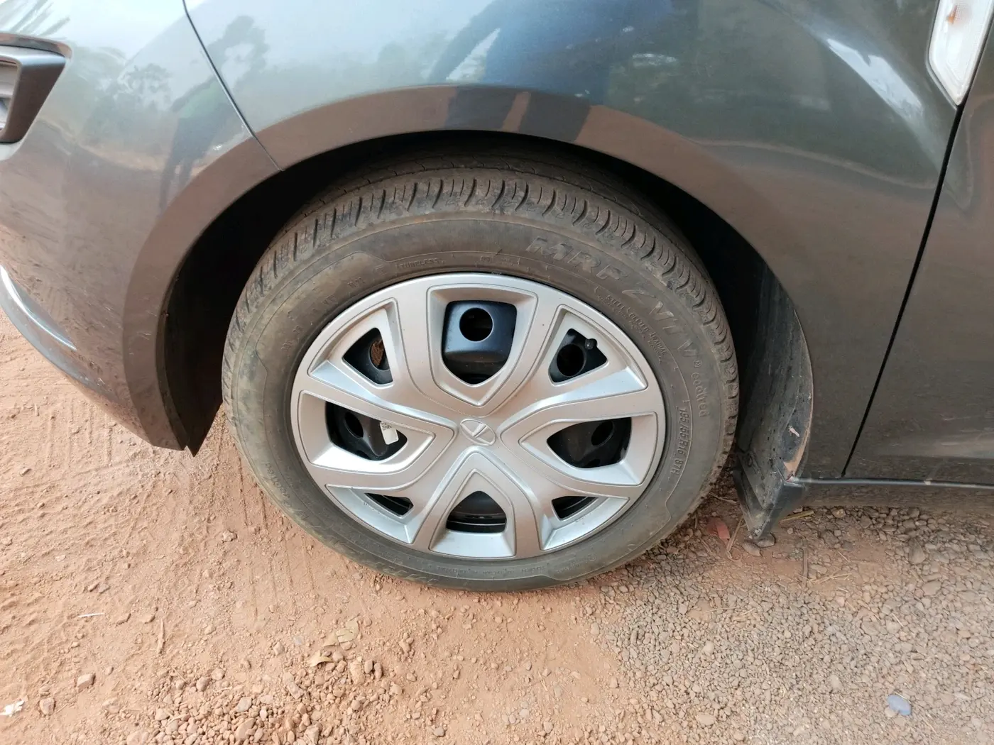 2022 Tata ALTROZ XM PLUS PETROL, Petrol, Manual, 20,303 km, tyre