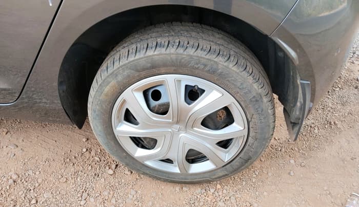 2022 Tata ALTROZ XM PLUS PETROL, Petrol, Manual, 20,303 km, tyre