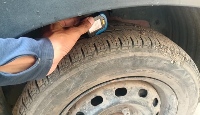 2018 Mahindra KUV 100 NXT K4+ P 6 STR, Petrol, Manual, 42,429 km, tyre