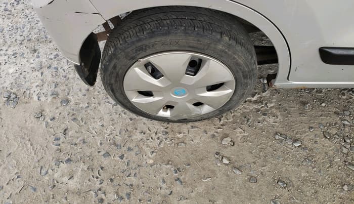 2016 Maruti Wagon R 1.0 VXI, Petrol, Manual, 96,848 km, tyre