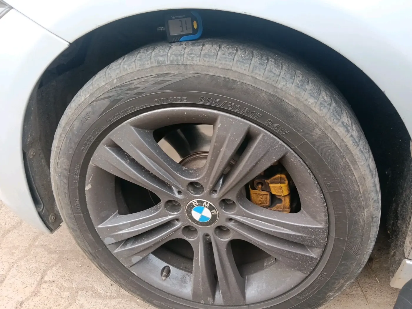 2014 BMW 3 Series 320D SPORTLINE, Diesel, Automatic, 1,16,368 km, tyre