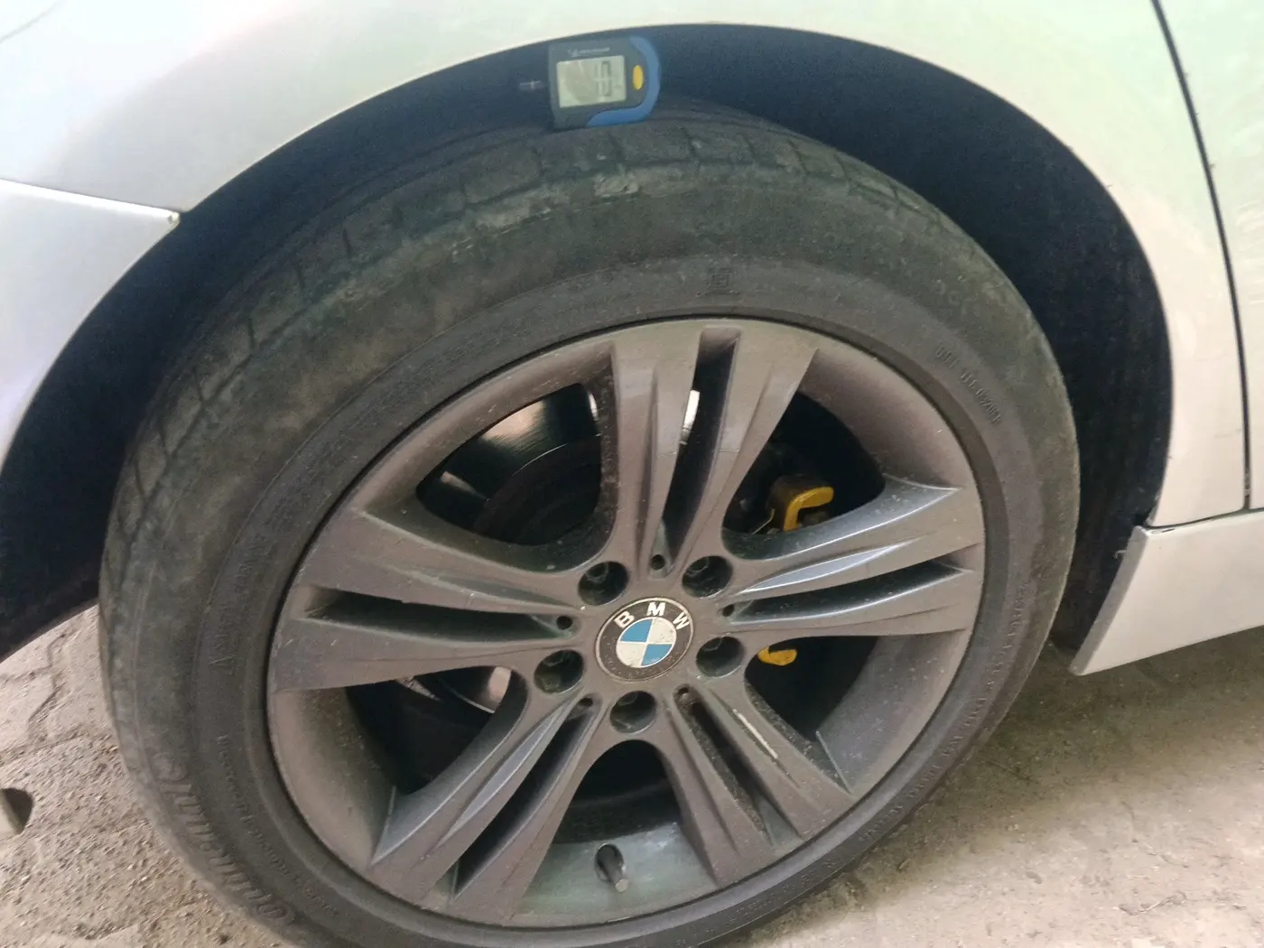 2014 BMW 3 Series 320D SPORTLINE, Diesel, Automatic, 1,16,368 km, tyre