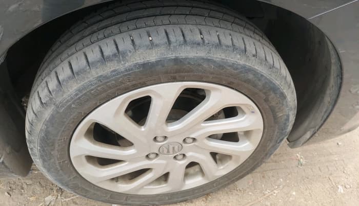 2023 Maruti Baleno ZETA PETROL 1.2, Petrol, Manual, 24,880 km, tyre
