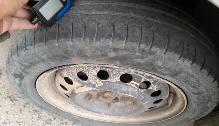 2012 Maruti Wagon R 1.0 LXI, CNG, Manual, 1,10,089 km, tyre