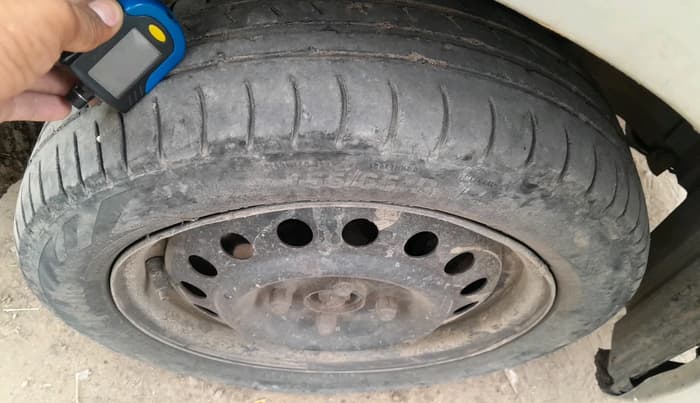 2012 Maruti Wagon R 1.0 LXI, CNG, Manual, 1,10,089 km, tyre