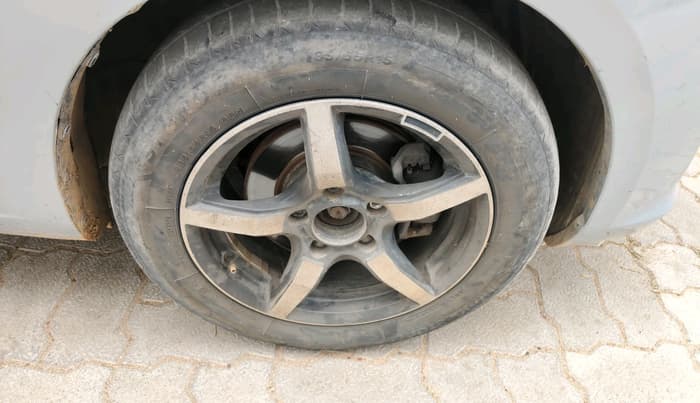 2012 Maruti Ertiga ZDI, Diesel, Manual, 1,85,113 km, tyre