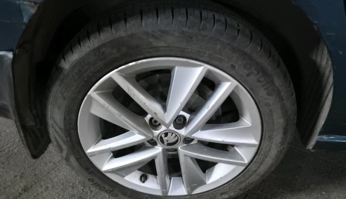 2018 Skoda Rapid STYLE 1.5 TDI AT, Diesel, Automatic, 1,02,165 km, tyre