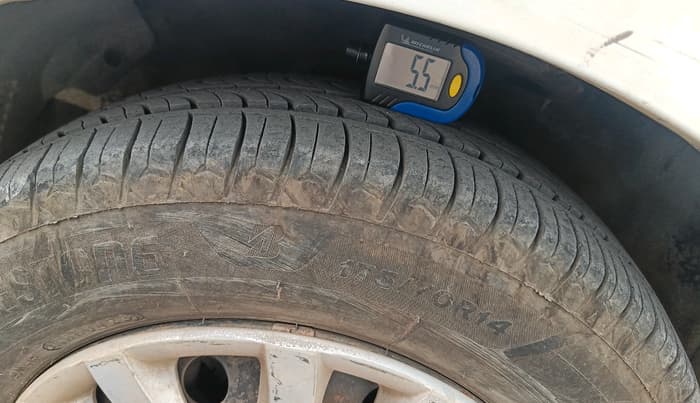 2010 Hyundai i20 MAGNA 1.2, Petrol, Manual, 1,02,440 km, tyre