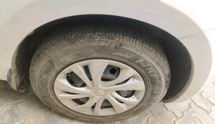 2019 Maruti Swift VXI, Petrol, Manual, 75,852 km, tyre