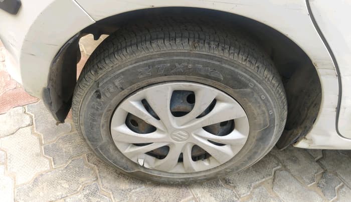 2019 Maruti Swift VXI, Petrol, Manual, 75,852 km, tyre