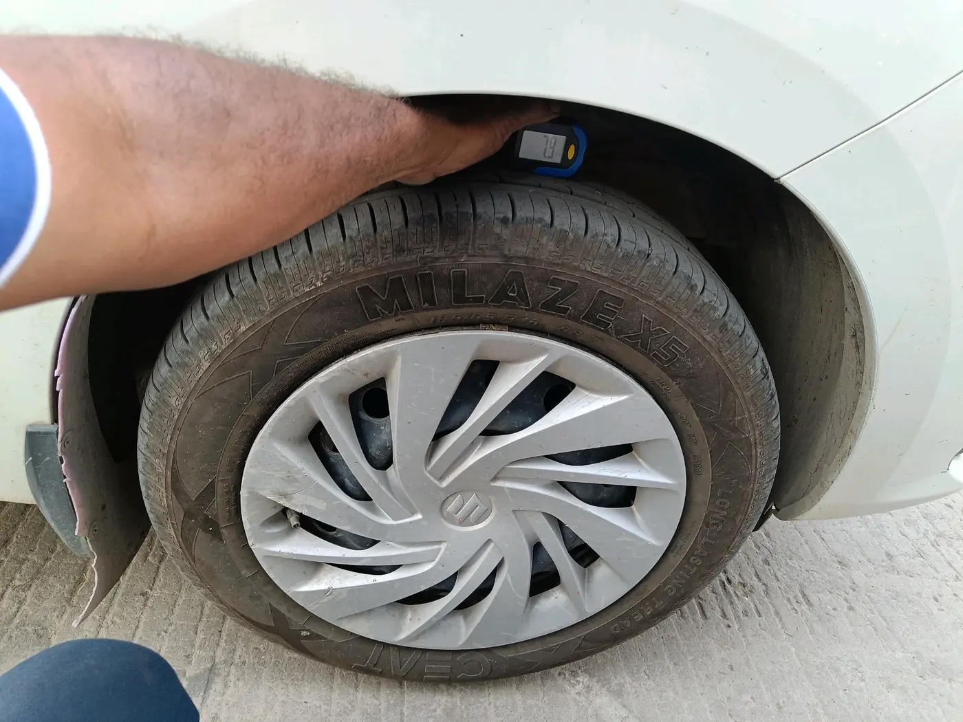 2023 Maruti Ertiga   VXI (O) CNG, CNG, Manual, 96,498 km, tyre