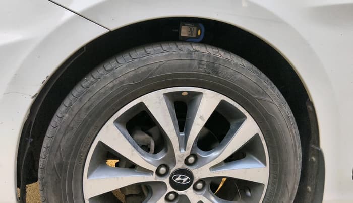 2013 Hyundai Verna FLUIDIC 1.6 CRDI SX, Diesel, Manual, 1,52,167 km, tyre