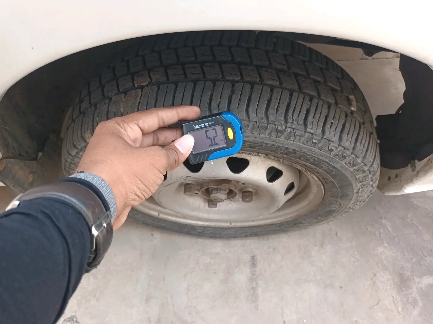 2015 Tata Indica EV2 LS, Diesel, Manual, 1,23,271 km, tyre
