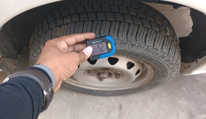 2015 Tata Indica EV2 LS, Diesel, Manual, 1,23,271 km, tyre
