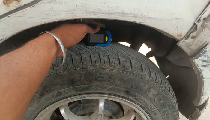 2011 Maruti Wagon R 1.0 LXI CNG, CNG, Manual, 1,34,010 km, tyre