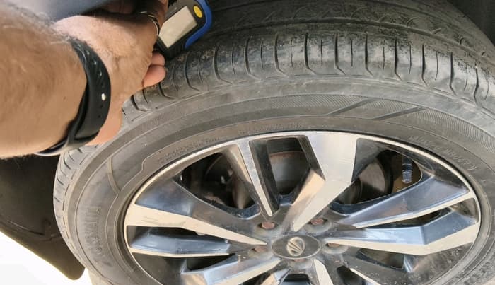 2019 Mahindra XUV300 W8 (O) 1.5 DIESEL, Diesel, Manual, 91,295 km, tyre