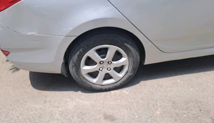 2013 Hyundai Verna FLUIDIC 1.6 VTVT EX, Petrol, Manual, 1,16,094 km, tyre