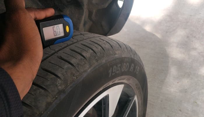 2022 Tata PUNCH CREATIVE AMT 1.2 RTN DUAL TONE, Petrol, Automatic, 21,361 km, tyre