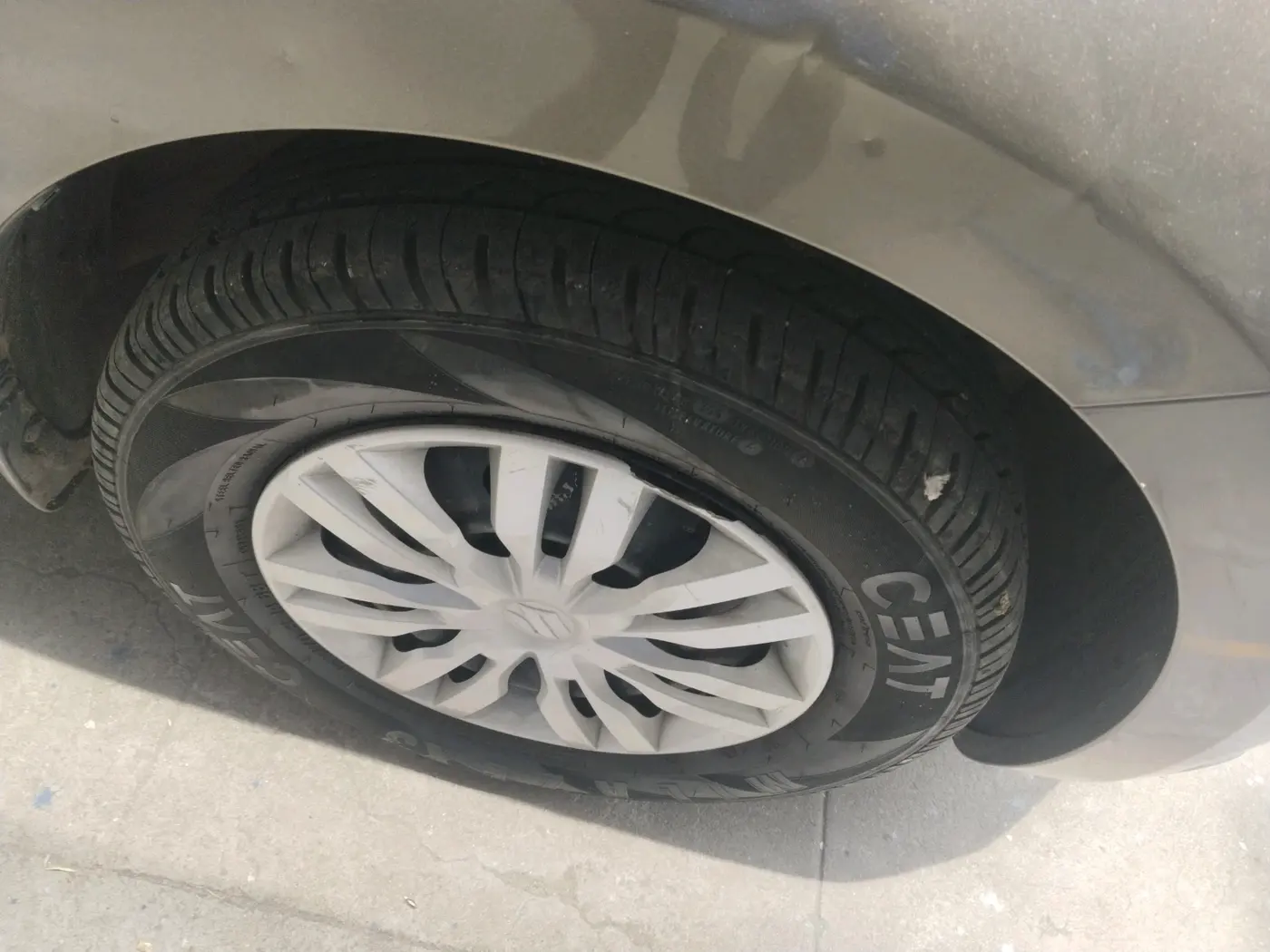 2018 Maruti Dzire VDI, Diesel, Manual, 78,000 km, tyre