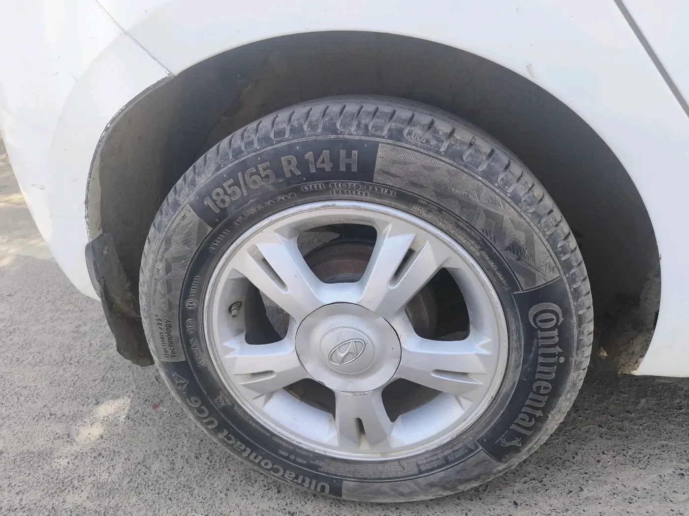 2011 Hyundai i20 SPORTZ (O) 1.2, Petrol, Manual, 77,350 km, tyre
